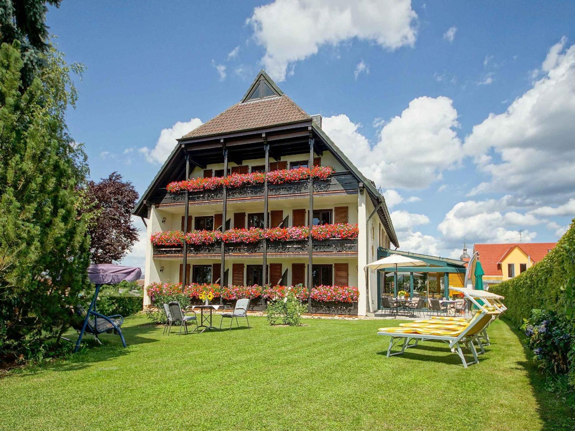 Hotel Stegner Roedelsee ภายนอก รูปภาพ