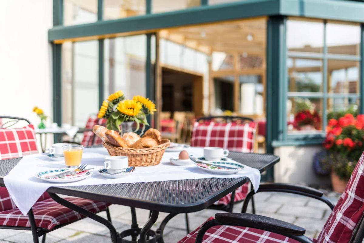 Hotel Stegner Roedelsee ภายนอก รูปภาพ